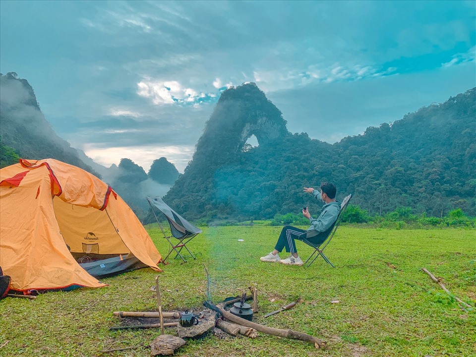 Bạn có thể cắm trại ở Núi Mắt Thần