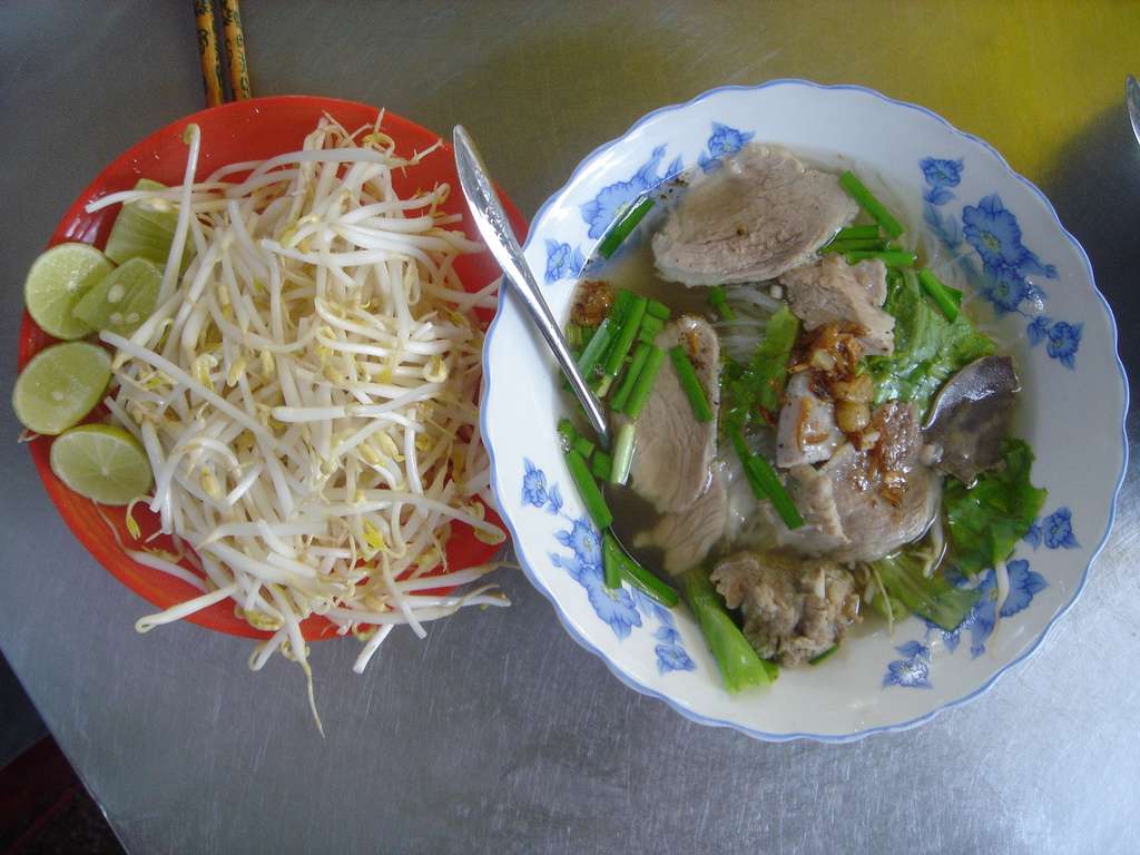Hủ tiếu gõ Phạm Văn Hai