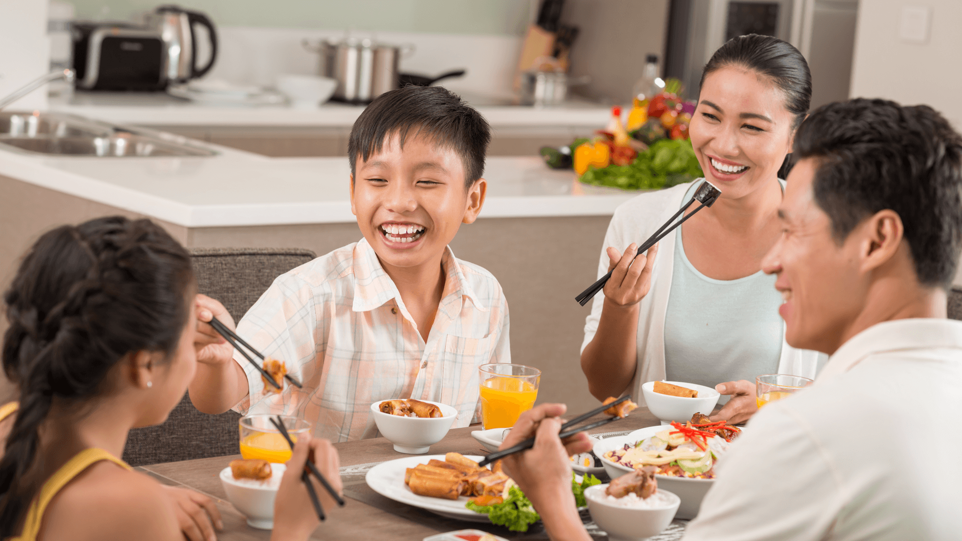 Thực đơn gia đình với đầy đủ hương vị và dinh dưỡng chắc chắn sẽ đem lại sự hài lòng cho mọi thành viên trong gia đình. Hãy cùng xem qua hình ảnh các món ăn trong thực đơn gia đình để tìm kiếm ý tưởng cho bữa cơm ngon nhất cho gia đình!