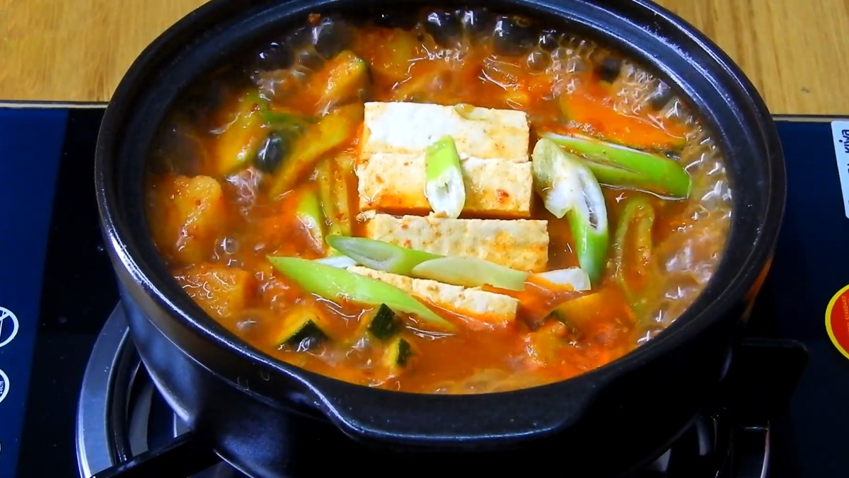 Cách nấu canh súp thịt bò rau củ