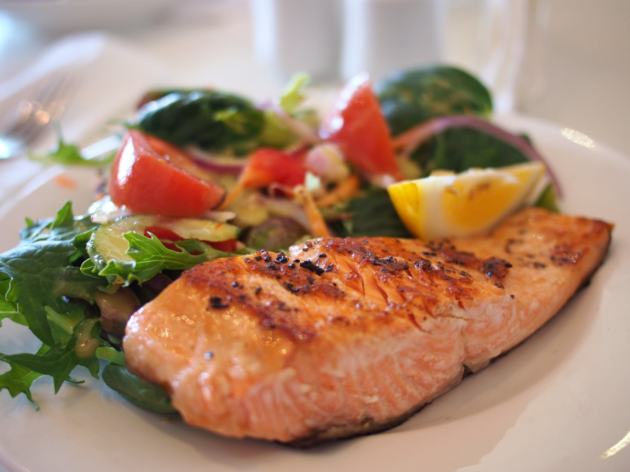 Chất béo Omega 3 trong những loại cá này có thể làm giảm nhịp tim và huyết áp ở người cao tuổi